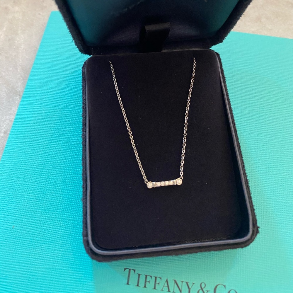 COPY - Tiffany & Co Fleur De lis Bar necklace